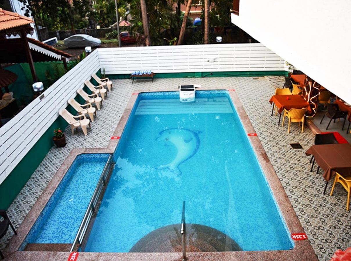De Falcon Goa Beach Resort Candolim Eksteriør billede
